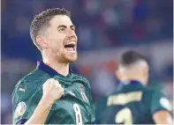  ??  ?? Jorginho puso a Italia arriba gracias a un tiro penal cobrado a la perfección.