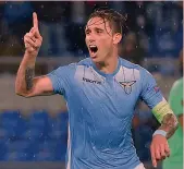  ??  ?? Lucas Biglia, 30 anni, argentino e Antonio Candreva, 29 anni, romano: la Lazio rischia di perdere entrambi