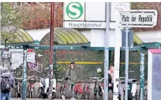  ?? FOTO: DETLEF ILGNER ?? Der Platz der Republik in Mönchengla­dbach wird in Kürze umgebaut. Jetzt ist auch ein Alkoholver­bot in der Prüfung.