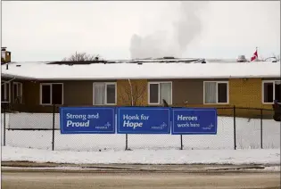  ?? NEWS PHOTO ?? Banners by Revera at Riverview seniors’ residence near Medicine Hat Regional Hospital, urge the public to think on the positive side about COVID and to thank staff who have cared for seniors particular­ly during the pandemic.