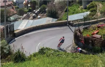  ?? © ansa ?? Jasper Stuyven verkent de Poggio. Hij zal in dienst van Degenkolb rijden.