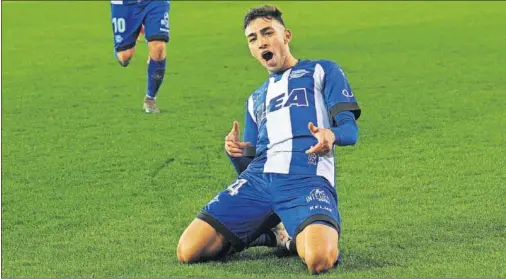  ??  ?? GOLEADOR. Munir El Haddadi ha hecho 14 goles este año cedido en el Alavés, 10 en Liga y otros cuatro en Copa del Rey.