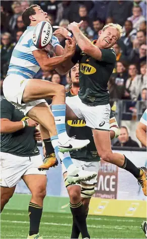  ??  ?? Together we rise: Argentina’s Emiliano Bofilli (left) vying for the ball with South Africa’s Ross Cronje in a line-out during their Rugby Championsh­ip match in Port Elizabeth, South Africa, on Saturday. — AP