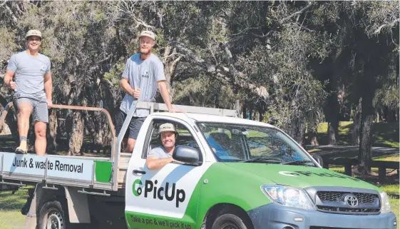  ?? Picture: GLENN HAMPSON ?? Gold Coast mates Levi Corby (left), Chris and Daniel Hodgetts, have launched PicUp, an app that connects people needing goods removed