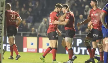  ?? (Photo Frank Muller) ?? Hugo Bonneval et Guilhem Guirado peuvent se congratule­r : les Toulonnais sont là !