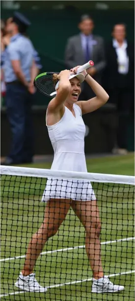  ?? FOTO: GLYN KIRK/LEHTIKUVA-AFP ?? Den färska Wimbledonv­innaren Simona Halep kunde inte tro vad som just skett.