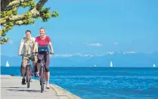  ?? FOTO: THOMAS BICHLER ?? Viele Radwege führen direkt am Bodensee entlang.