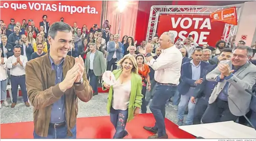  ?? FOTOS: MIGUEL ÁNGEL GONZÁLEZ ?? Pedro Sánchez, Mamen Sánchez, Juan Carlos Ruiz Boix y Juan Espadas, ayer, al finalizar el acto celebrado en Jerez.