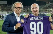  ??  ?? Premiato Mario Maraschi con Andrea Della Valle in occasione dei 90 anni della Fiorentina