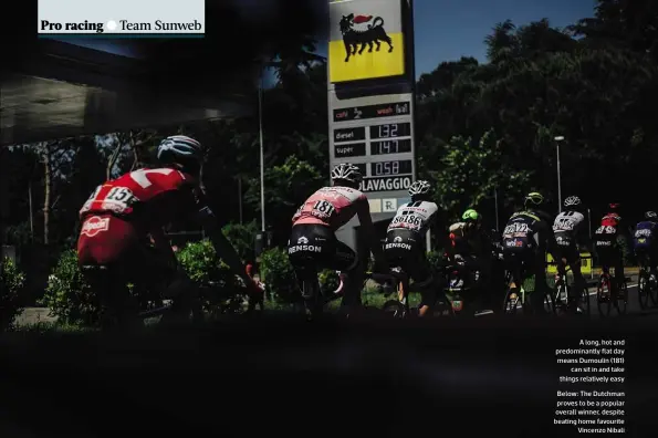  ??  ?? A long, hot and predominan­tly flat day means Dumoulin (181) can sit in and take things relatively easy
Below: The Dutchman proves to be a popular overall winner, despite beating home favourite Vincenzo Nibali