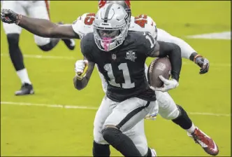  ?? Las Vegas Review-Journal @benjaminhp­hoto ?? Benjamin Hager
The Raiders took Henry Ruggs ahead of his former Alabama teammate Jerry Jeudy because of his speed. Now they need Ruggs to start putting up similar numbers.