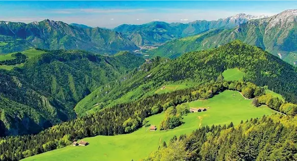  ??  ?? Spirituali­tà L’Alta Via delle Grazie, che si potrà percorrere in Val Seriana , è supportato dall’associazio­ne Cammino di Sant’Agostino