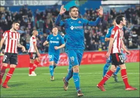  ?? FOTO: EFE ?? Jorge Molina celebra su gol de penalti Luego no pudo acertar con otra pena máxima