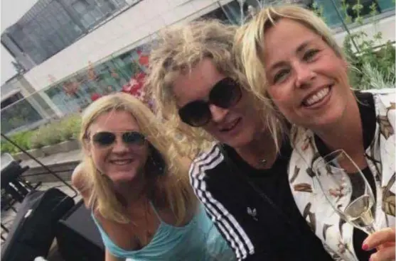  ?? FOTO: PRIVAT ?? Henriette Bienek, Monica Fjeld og Lisbeth Lutnaes er alle tre bereiste og sier de savnet skikkelig informasjo­n da de skulle til Miami. Etter ni timer på flyplassen for å komme seg på tur, måtte de innse at den var tapt.