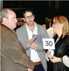  ??  ?? Antonio Pastrana con Moisés y Rosy Zayat.