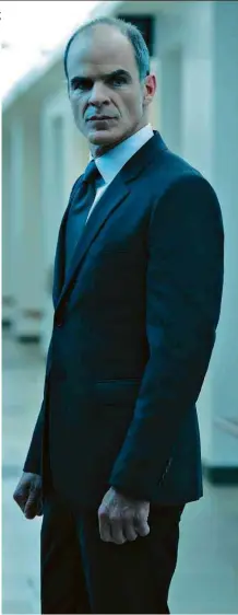  ??  ?? Michael Kelly como Doug Stamper em cena do seriado ‘House of Cards’