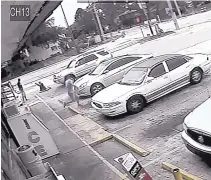  ?? SOURCE: PINELLAS COUNTY SHERIFF’S OFFICE ?? In this July 19 surveillan­ce video, Markeis McGlockton, far left, is shot by Michael Drejka in the parking lot of a convenienc­e store.