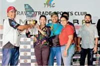  ??  ?? SriLankan Airlines Team 2 - Driver Tharaka and Navigator Sabrina receiving the award