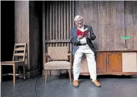  ?? TARA WALTON TORONTO STAR ?? Actor Jamie Farr poses for a photo in 2011 inside of the Stage West Dinner Theatre in Mississaug­a.