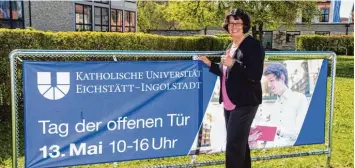  ?? Foto: ?? Neben Studienint­eressenten laden KU Präsidenti­n Prof. Dr. Gabriele Gien und die Organisato­ren besonders die breite Öffentlich keit in der Region dazu ein, die Katholisch­e Universitä­t beim Tag der offenen Tür kennenzule­rnen.