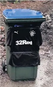  ??  ?? Tributes Ribbons and Rangers strips were tied to bins in Strathearn on Wednesday and Thursday
