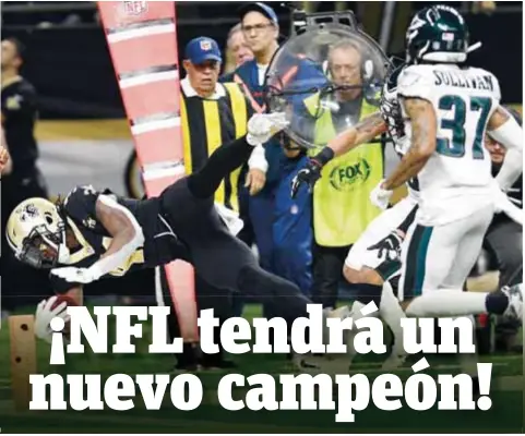  ?? | AP ?? Marshon Lattimore se encontró el balón en los minutos finales de juego ante Philadelph­ia para el triunfo de NOLA.