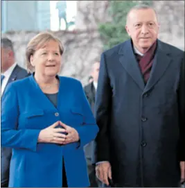  ??  ?? TURSKI INTERESI Recep Tayyip Erdoğan saveznik je vlade u Tripoliju, a kancelarka Angela Merkel srdačno ga je dočekala