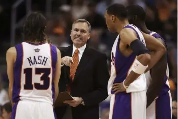  ??  ?? Mike D'Antoni coached Steve Nash on the Phoenix Suns in the mid-2000s.