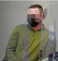  ?? FOTO: TINO ZIPPEL ?? Der angeklagte Jäger im Verhandlun­gssaal.