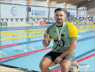  ?? ?? Eduardo Blasco, con su medalla de campeón del mundo y listo para su nuevo reto.