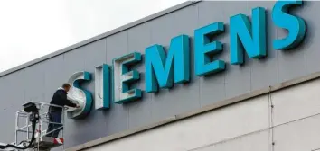  ?? Foto: Roland Weihrauch, dpa ?? Bei Siemens wird umgebaut: Die Energiespa­rte soll aus dem Konzern ausgeglied­ert werden.