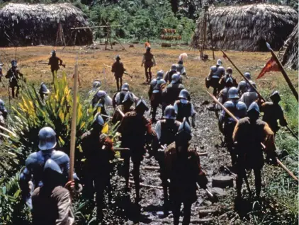  ??  ?? UN EJÉRCITO DE TERROR. En la imagen, un fotograma de la película El Dorado (1988), de Carlos Saura, que recrea la famosa expedición que partió en 1560 al mando de Ursúa. Tras rebelarse y tomar el poder, Aguirre y los suyos causarían estragos entre las poblacione­s nativas que alcanzaron.