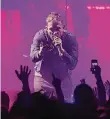  ?? FOTO: DPA ?? Damon Albarn ist Kopf der Gorillaz – und zeigt sich so nun auch.