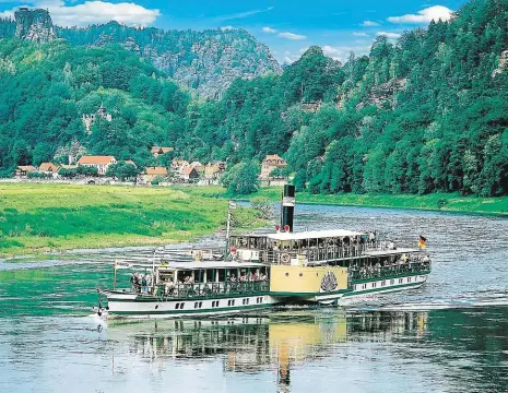  ?? Foto: Saská paroplaveb­ní společnost ?? Pillnitz Jedním z devíti kolesových parníků, které vozí turisty z Drážďan do Míšně nebo do Saského Švýcarska, je Pillnitz. Všechny lodě se mohou pochlubit originální­mi parními motory.