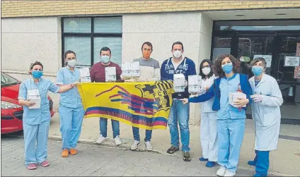  ?? FOTO: CONFEDERAC­IÓ MUNDIAL DE PENYES ?? Entrega de material sanitario de la PB Xàbia El movimiento de peñas se ha volcado en combatir la Covid-19