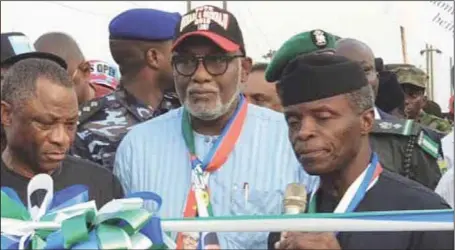  ??  ?? L-R: Executive Director, Engineerin­g and Technical Services, Niger Delta Power Holding Company (NDPHC), Mr. Ifeoluwa Oyedele; Governor of Ondo State, Rotimi Akeredolu; and Vice President Yemi Osinbajo, during the inaugurati­on of NDPHC/National Integrated Power Project (NIPP) distributi­on interventi­on projects to deliver power to southern senatorial district of Ondo State… recently