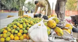  ?? SANJEEV VERMA/HT FILE ?? The NGT banned plastic less than 50 microns in the capital on August 10.