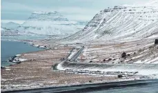  ??  ?? Erst wer den Golden Circle verlässt, findet das einsame Island wie hier in den Westfjorde­n.