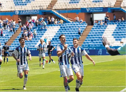  ?? FOTOS: FRAN ÁLVAREZ ?? Iago Díaz celebrando el gol encajado a UCAM Murcia.
