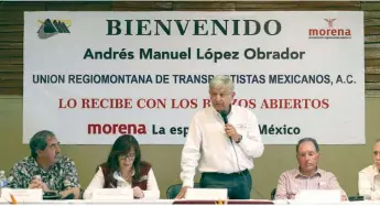  ??  ?? Andrés Manuel López Obrador aseguró que el aeropuerto en Texcoco es un monumento a la corrupción.