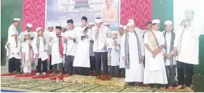  ??  ?? PERSEMBAHA­N Berzanji dan Qasidah kumpulan As Shabab (JIran Muda KRT Kg. Lupak).