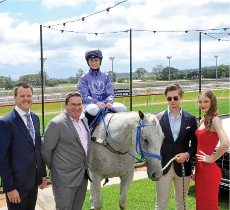  ?? Sean Teuma
Photo: ?? IT’S ON: At the launch of the 2019 Weetwood Handicap at Clifford Park yesterday are (from left) Toowoomba Turf Club CEO Blair Odgers, Audi Centre Toowoomba dealer principal David Russell, jockey Sally Sweeney and Faces of the Weetwood Abraham Slatter and Megan Buckley.