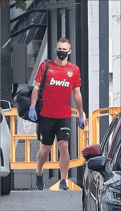  ??  ?? Jasper Cillessen, en la Ciudad Deportiva de Paterna.