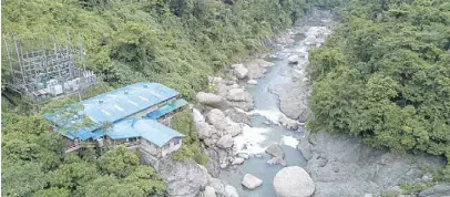  ?? ?? Ampohaw Hydro in Sablan, Benguet is one of 22 run-of-river hydropower facilities by Hedcor. It is also the first automated plant, having undergone automation in 1997.