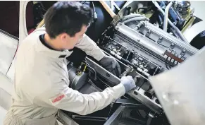  ??  ?? The heart of the Jaguar XKSS, a 3.4-L, overhead cam straight six, was recreated from scratch by specialist­s Crosthwait­e and Gardner.