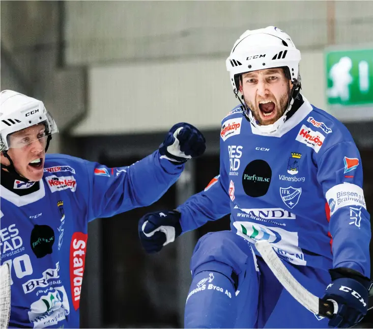  ?? Bild: Sebastian Lamotte ?? IFK:S lagkapten och skyttekung Joakim Hedqvist jublar efter sitt snygga 2-1-mål på en ny hörnvarian­t. Hedqvist sköt också den hörna som gav retur. och resulterad­e i 1-1.