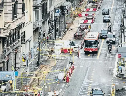  ?? Barcel nelrela ?? Les obres de la Via Laietana, a Ciutat Vella, ahir; el 7 d’agost hi haurà un tall de trànsit total d’un dia