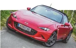  ??  ?? Seit 30 Jahren König der Spaßmacher: Kult-roadster Mazda MX-5