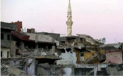  ??  ?? La ville de Nusaybin, à majorité kurde, en octobre 2016. Elle est bombardée par l’armée turque depuis mai.