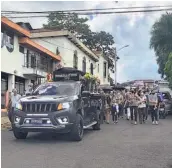  ??  ?? Recuerdo. Club de motociclis­tas de Ahuachapán dio el último adiós a reconocido mecánico de motociclet­as de la ciudad.